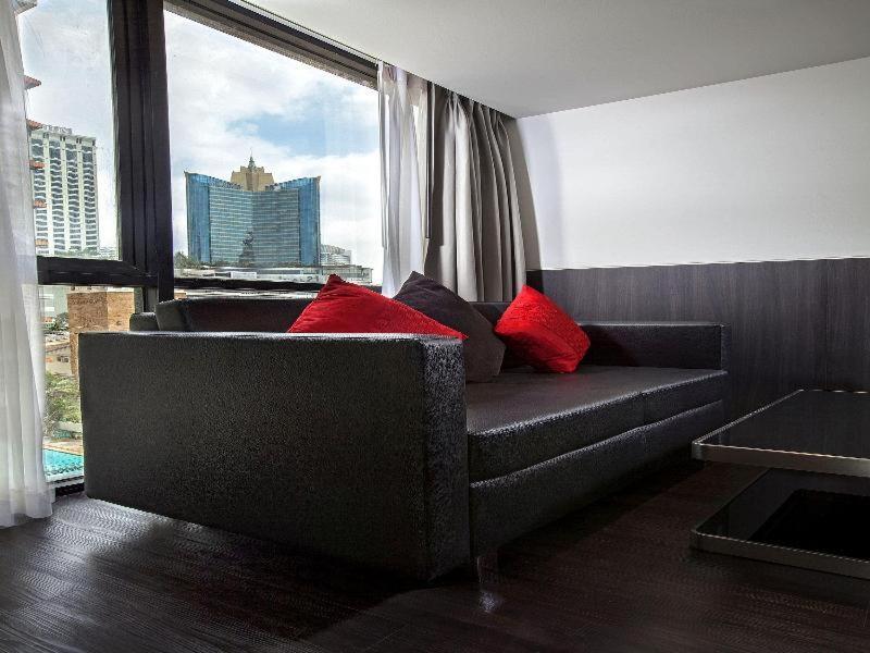 Galleria 12 Sukhumvit Bangkok By Compass Hospitality Номер фото