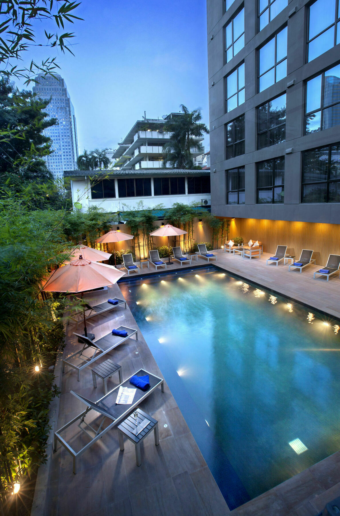 Galleria 12 Sukhumvit Bangkok By Compass Hospitality Экстерьер фото